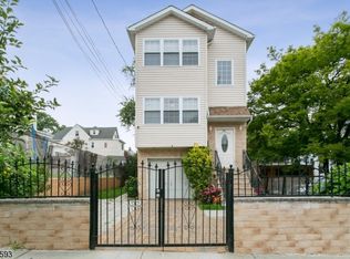 553 E 26th St, Paterson, NJ 07514