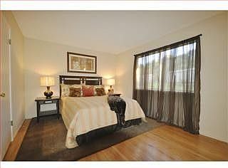 3rd image of 3871 Moulton Dr