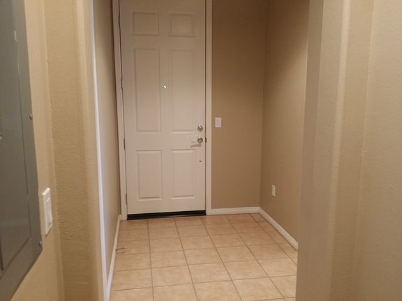 4th image of 291 Riverdale Ct APT 131