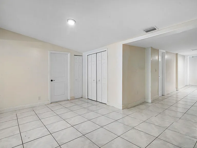 6130 Edwards Rd — Photo 6