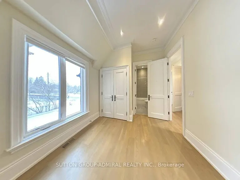 305 Finch Ave E — Photo 16