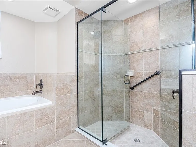 13091 Pebblebrook Ridge Ct #101 — Photo 20