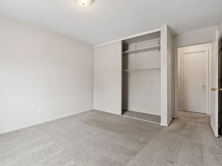 Lake Street Manor — Photo 15