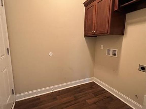 4th image of 241 Miller St NE
