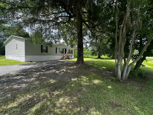 509 Green Swamp Rd, Brunswick, GA 31525