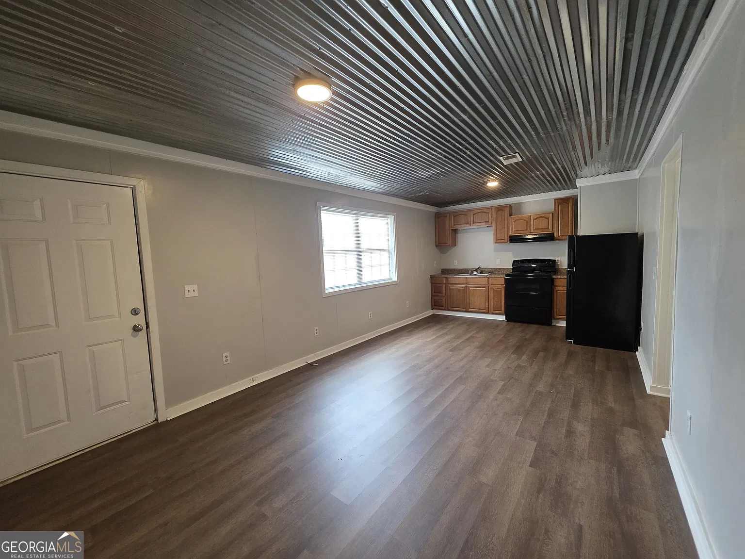 2 bed, 1.0 bath, $800 — Photo 3