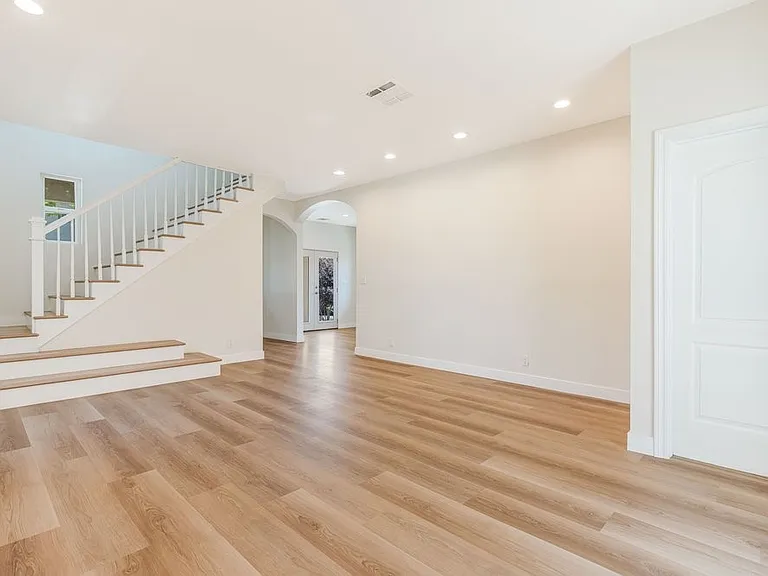 1100 S Highland Ave — Photo 16