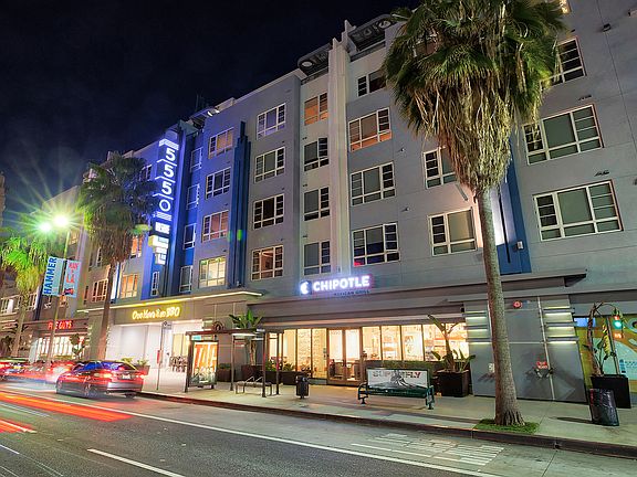 Miracle Mile is surrounded by the best in culture, shopping, restaurants and entertainment