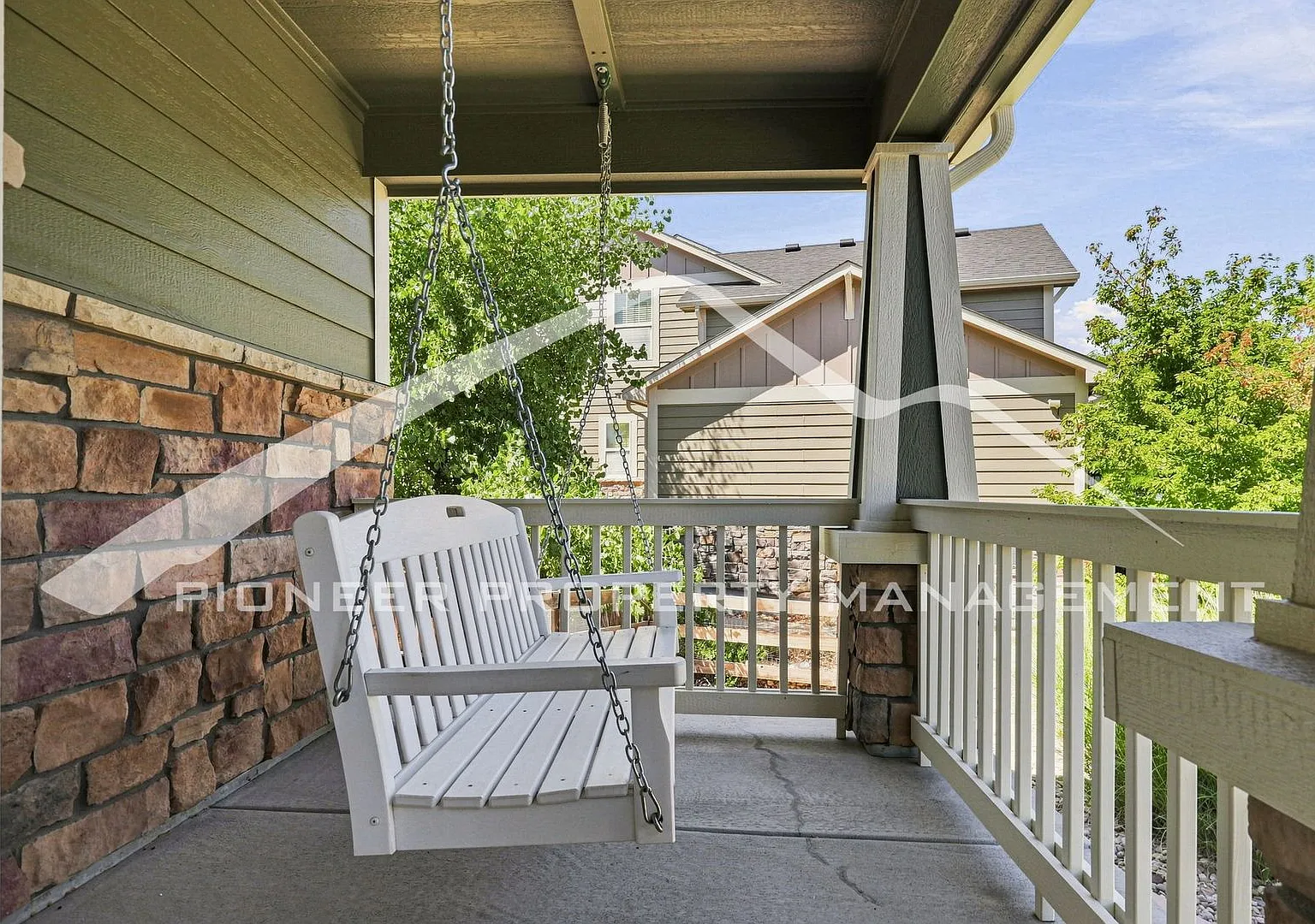 Gorgeous Home with 2-Car Garage and Central AC — Photo 3