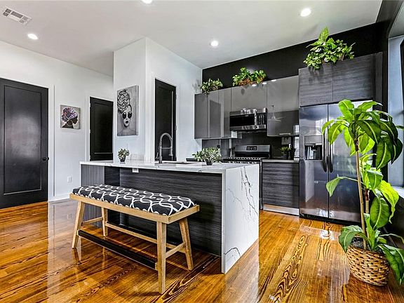 5th image of 2902 Baronne St #2902