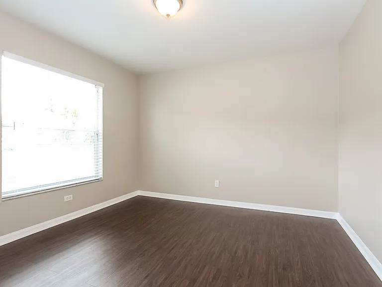 3031 SW 15th Ave — Photo 11