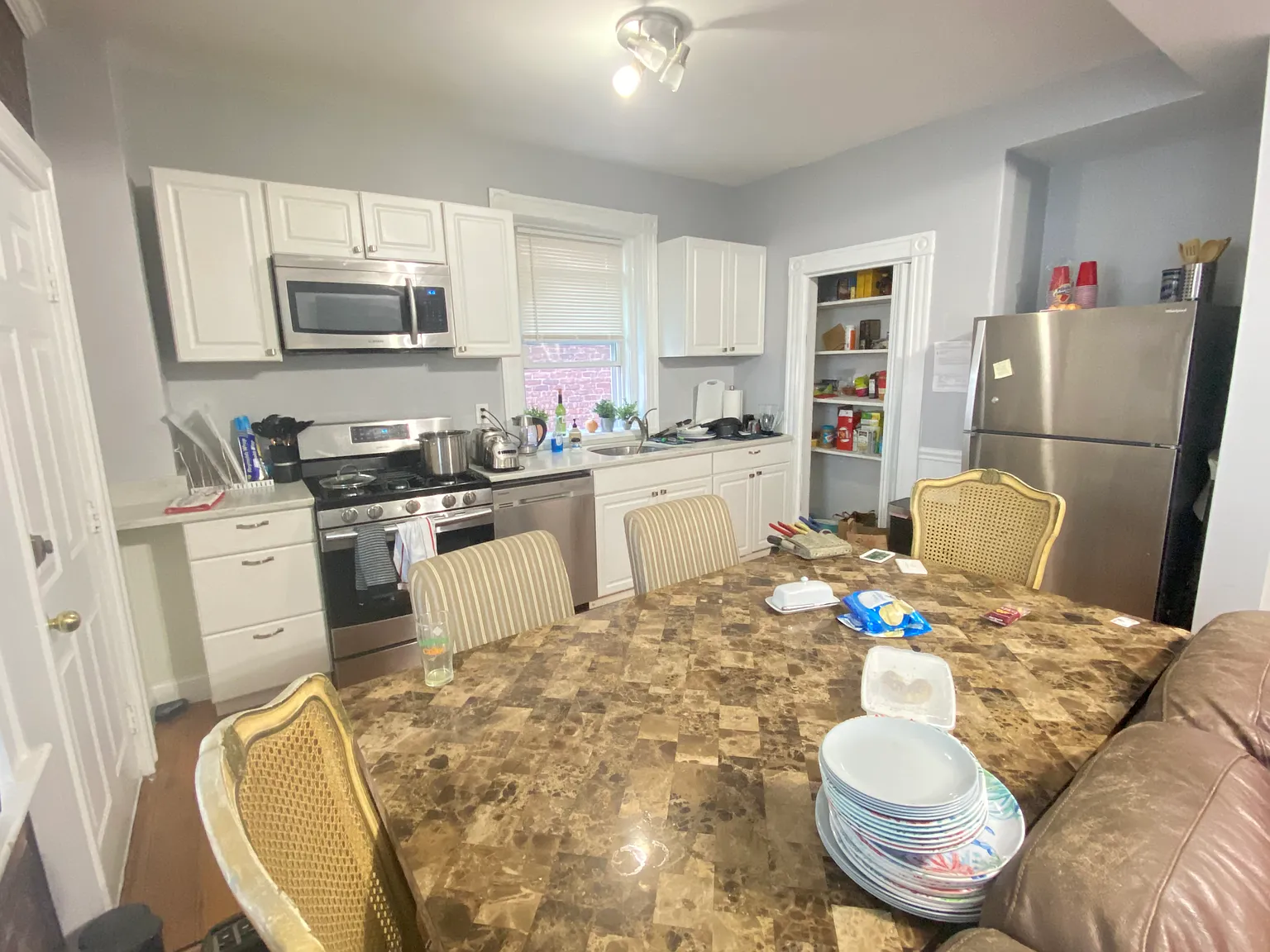 4 bed, 1400 sqft, $4,900 — Photo 3