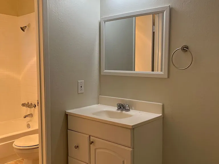 178 Echo Ave — Photo 3