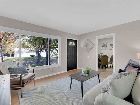 4th image of 170 Saint Nicholas Ln