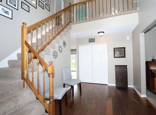 1301 Darlington Ct, Hoffman Estates, IL 60169