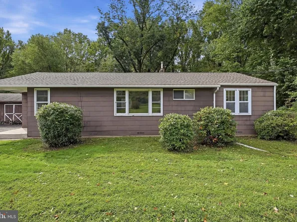 2584 Galloway Rd, Bensalem, PA 19020
