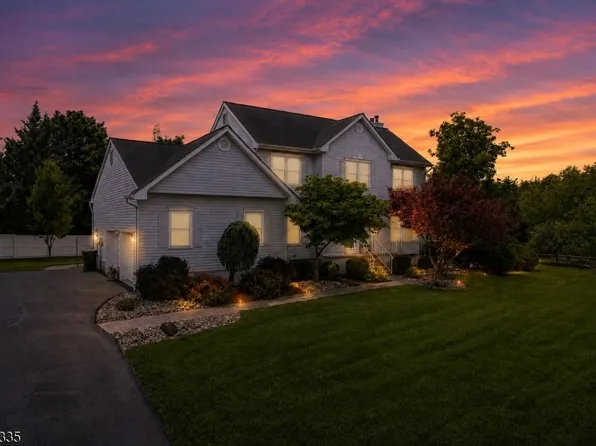 33 Hughey Ln, Hillsborough Twp., NJ 08844