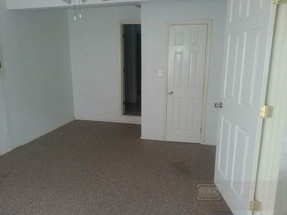5th image of 805 E Sul Ross Ave