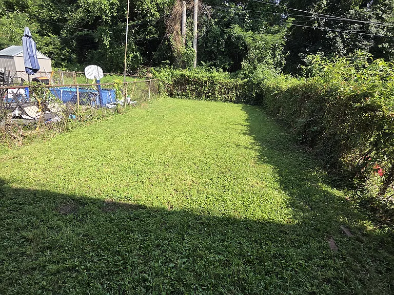 418 Shetland Rd — Photo 2