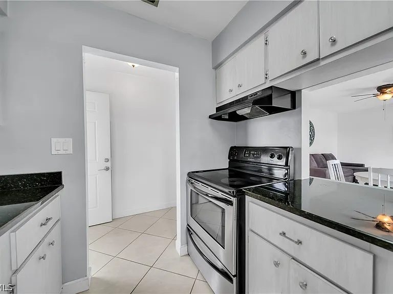 730 Joel Blvd — Photo 7