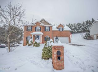 8215 Woodpath Ln, Powell, TN 37849