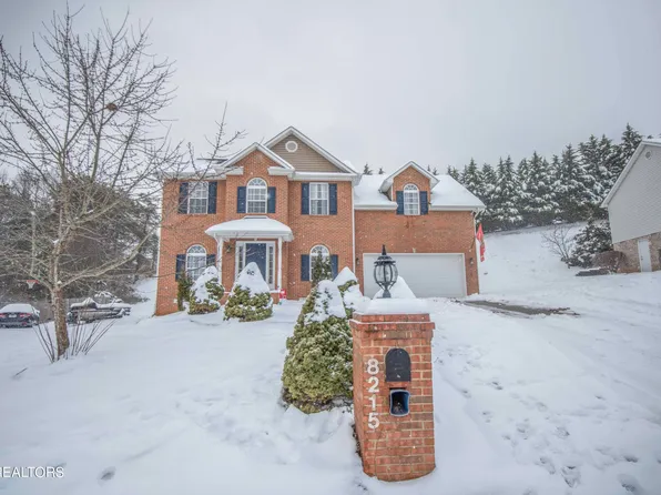 8215 Woodpath Ln, Powell, TN 37849