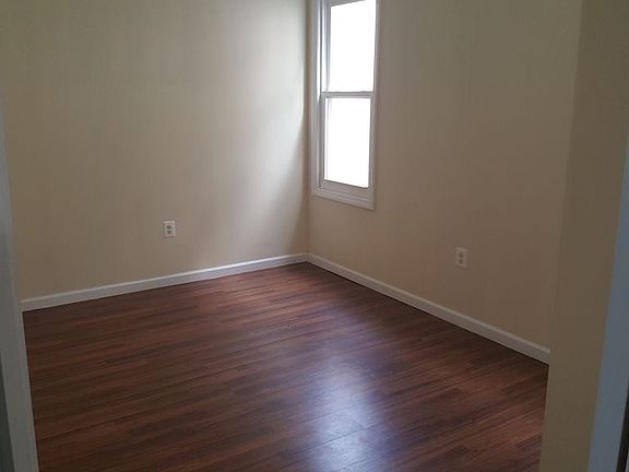 4th image of 49 N Munn Ave