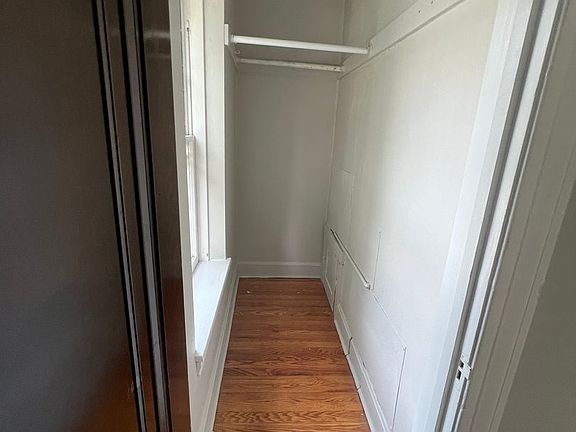 5th image of 1385 Manor Park Ave Unit 2