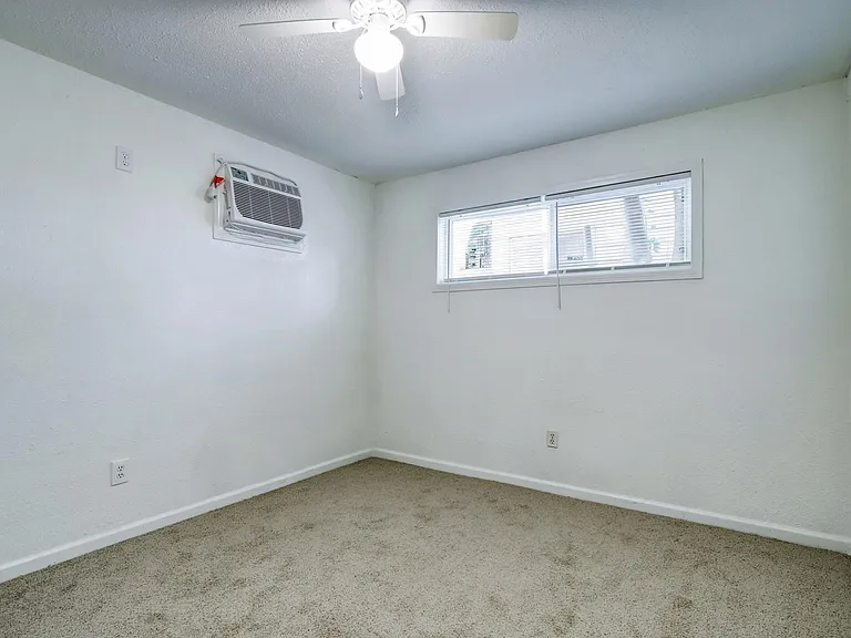 3823 Lydia St #4 — Photo 12