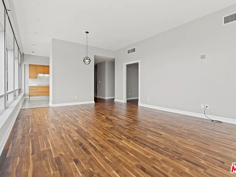 900 W Olympic Blvd #28B — Photo 6