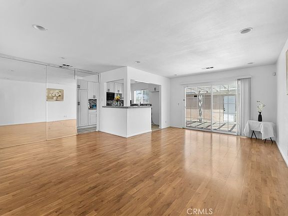 5th image of 13902 S Zamora Ave