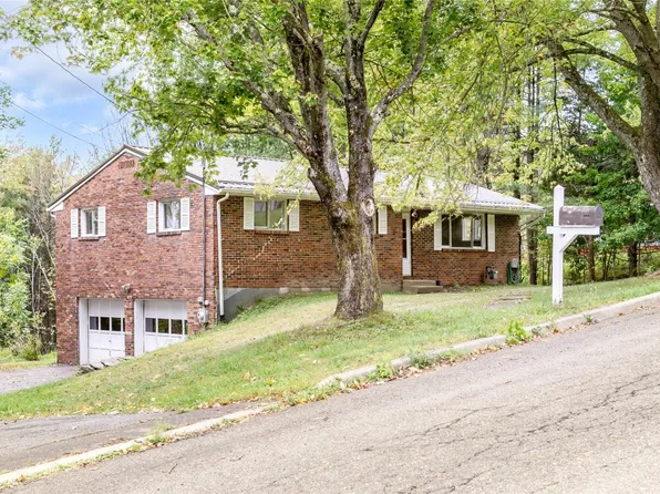 2014 Galaxy Dr, Vestal, NY 13850