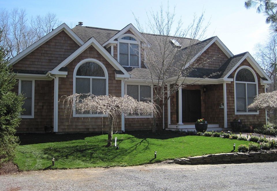1st image of 121 Laurel Valley Dr