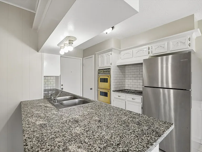 25114 Spring Ridge Dr — Photo 10