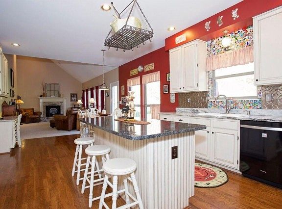 3rd image of 6748 Little River Ln