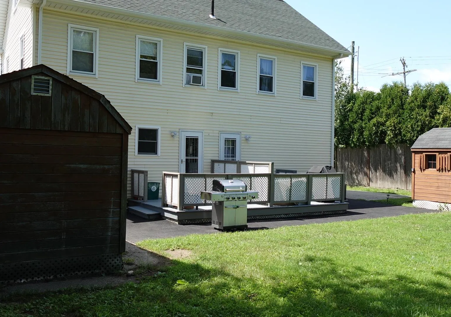3 bed, 1.0 bath, 1245 sqft, $2,600 — Photo 3