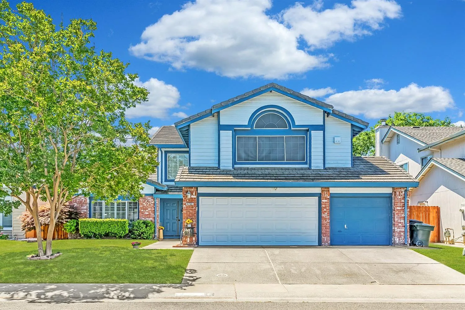 8768 Lambay Way photo 1