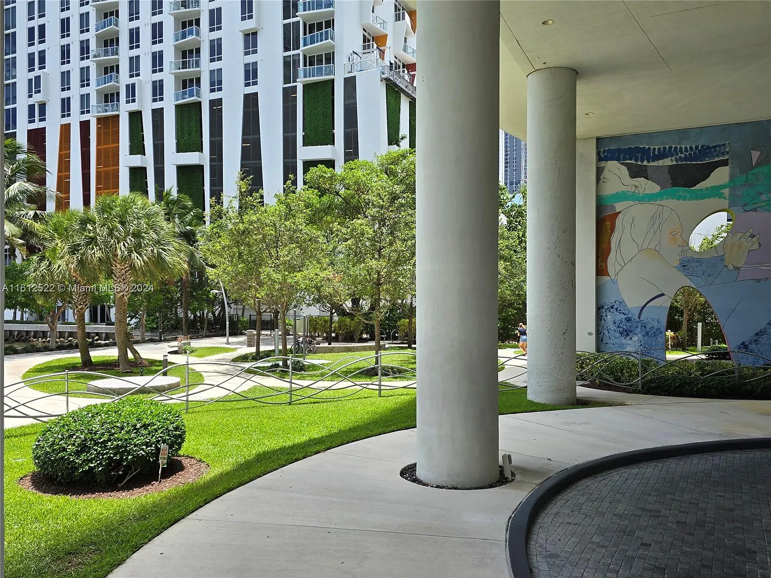 1 bed, 854 sqft, $4,200 — Photo 2