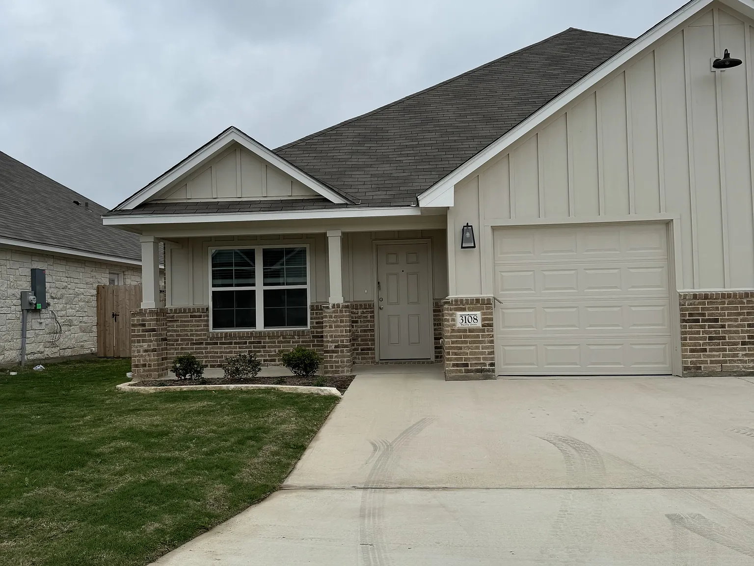 3108 Wasilla Dr — Photo 1