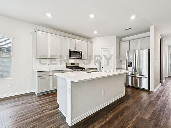 4th image of 1303 Cress Garden Ln