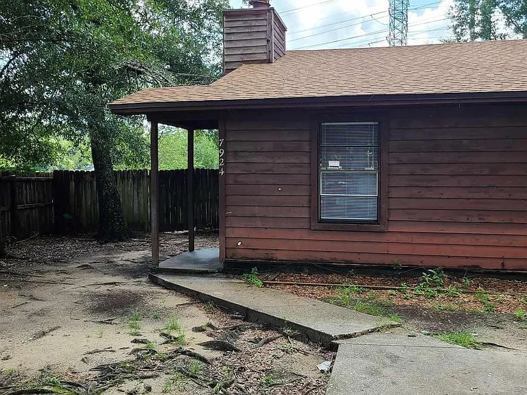 7924 Deborah Dr — Photo 1