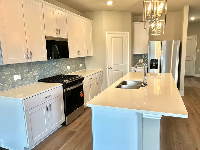 1409 Winters Way — Photo 3