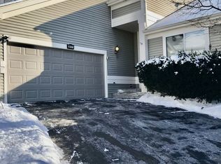 917 Schooner Ct, Round Lake Park, IL 60073