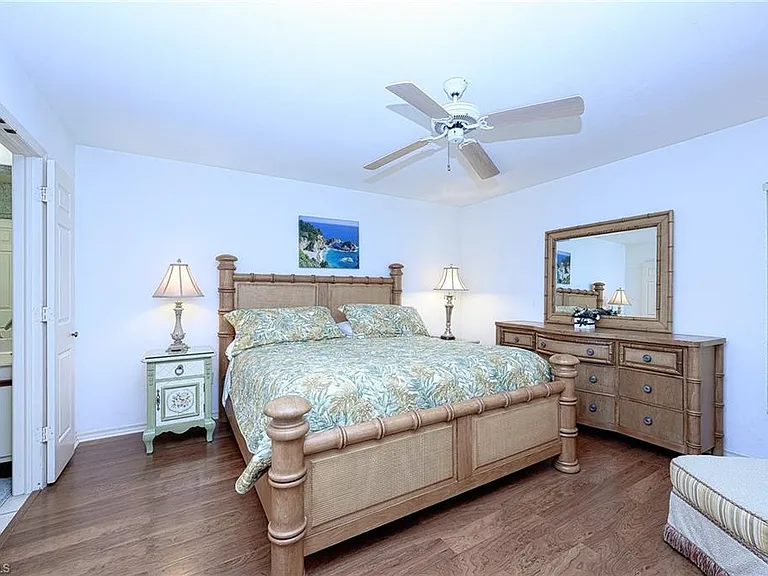 855 Reef Point Cir — Photo 16