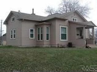 205 S Grange Ave, Sioux Falls, SD 57104