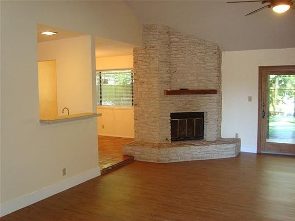 4th image of 305 Cluck Creek Trl