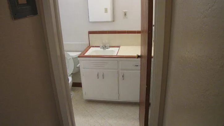 2657 Riverside Blvd #8A — Photo 5