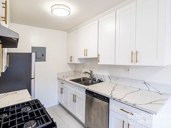 3rd image of 7209 Willoughby Ave APT 12