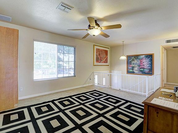 4th image of 3702 W Dahlia Dr