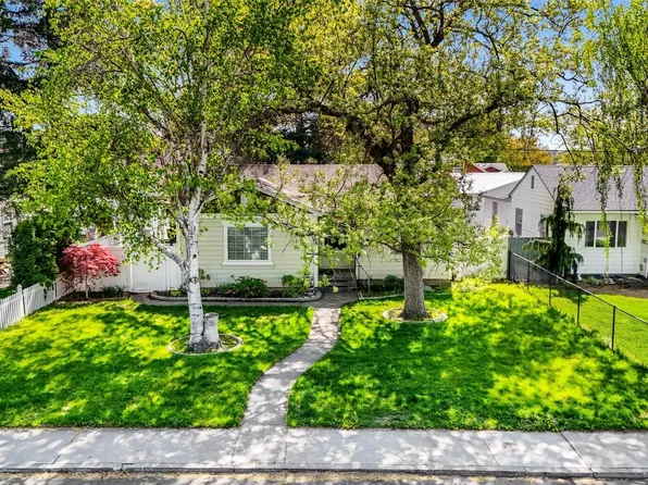 126 SW F Street, Ephrata, WA 98823